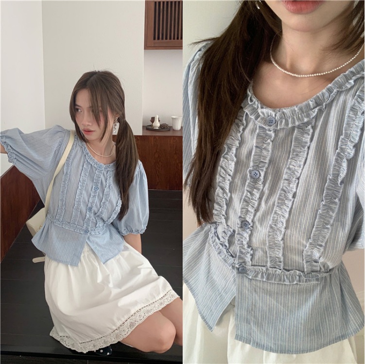 Summer fresh cute brace with a round collar