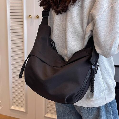 This year's popular Oxford cloth crossbody bag for women, casual single-shoulder student school commuting dumpling bag