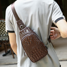 跨境新款鳄鱼纹胸包复古个性单肩包通勤百搭潮流时尚大容量斜挎包