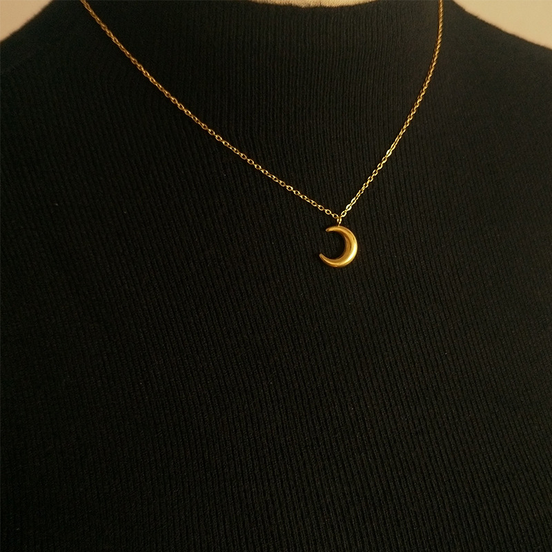 Collar De Luna tridimensional para mujer 18K oro retro ligero diseño de nicho de lujo nuevo simple todo partido Cadena de clavícula de alto grado