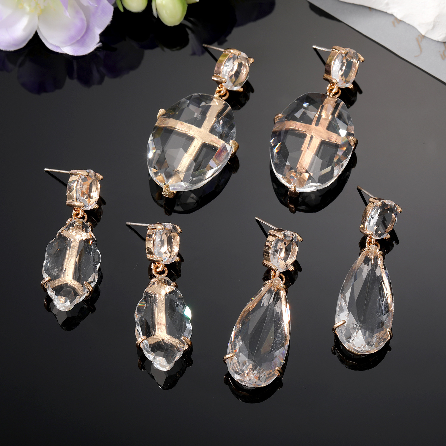 Oversized Sculptural Clear Acrylic Clip-on Earrings For Women_voghion.com