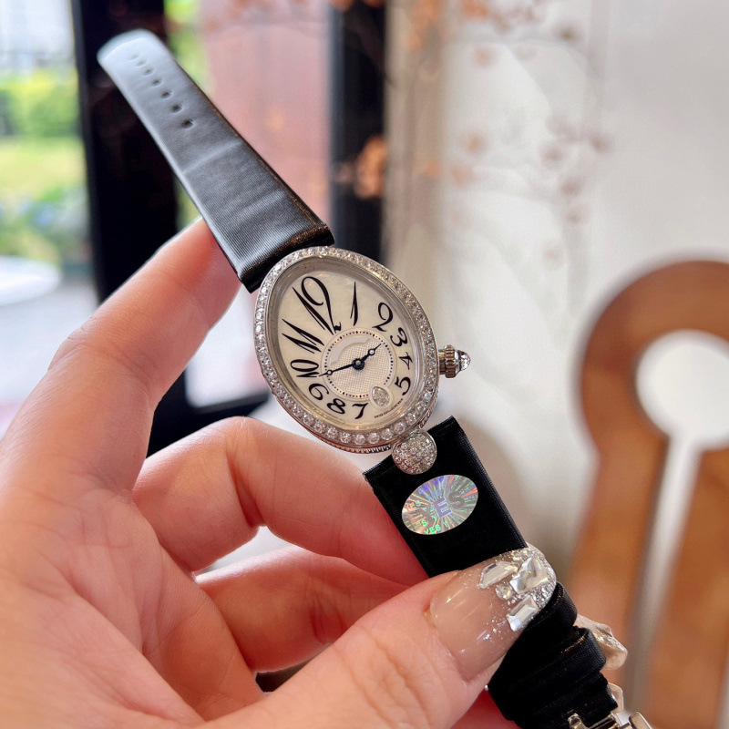 微商代発対外貿易新型ハト卵ナポリ女王石英腕時計ファッショントレンド楕円形女性時計