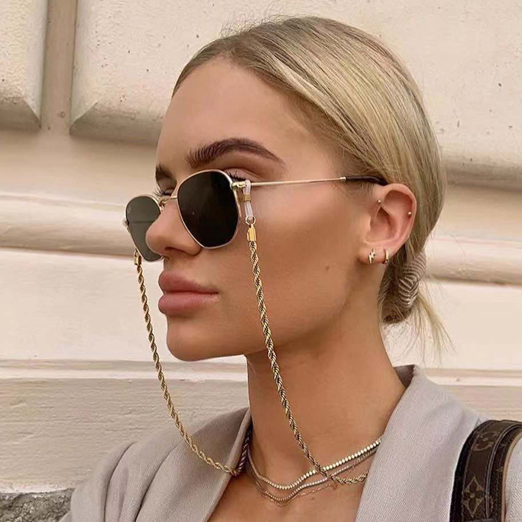 Dual-purpose braided eyeglass chain, neck strap to prevent glasses from falling, simple and stylish eyeglass accessory with lobster claw fastener.