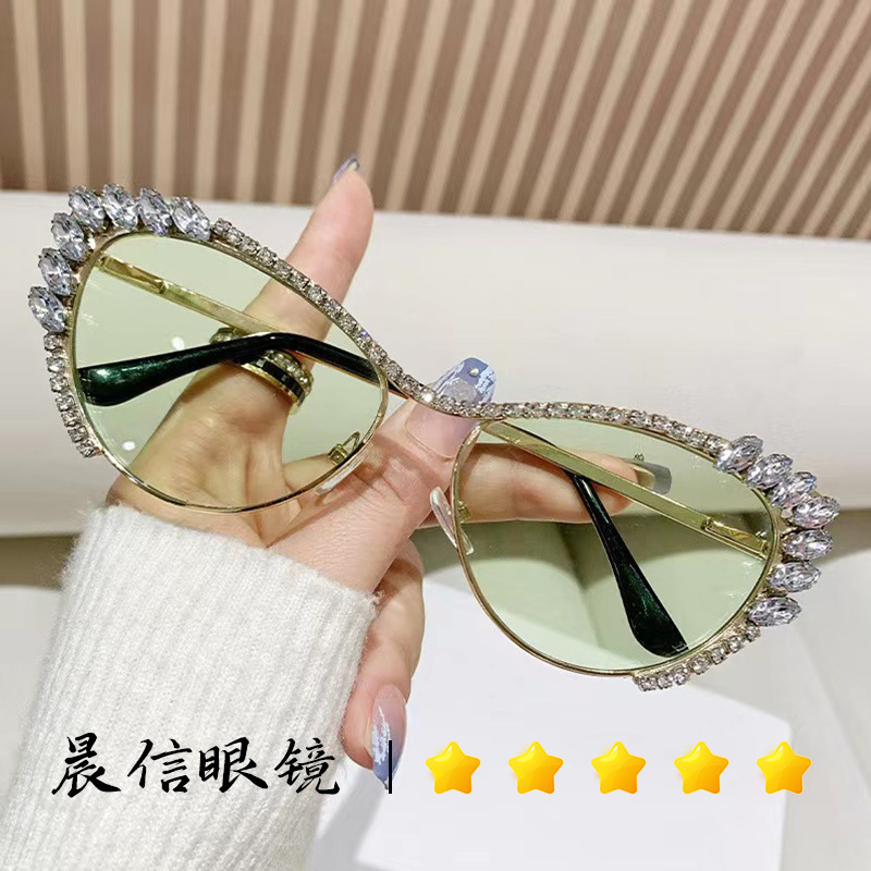 New Metal Diamond-Encrusted High-End Sunglasses for Men, Cross-Border European and American Cat-Eye Sunglasses for Women, Sunshade Glasses Factory Wholesale