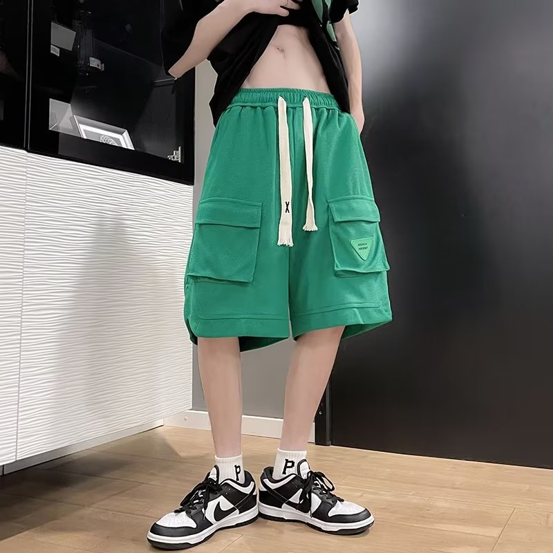 Pantalones cortos casuales de verano de moda para hombres, marca ins de moda, color sólido, contraste simple, tubo recto suelto, pantalones deportivos de cinco puntos