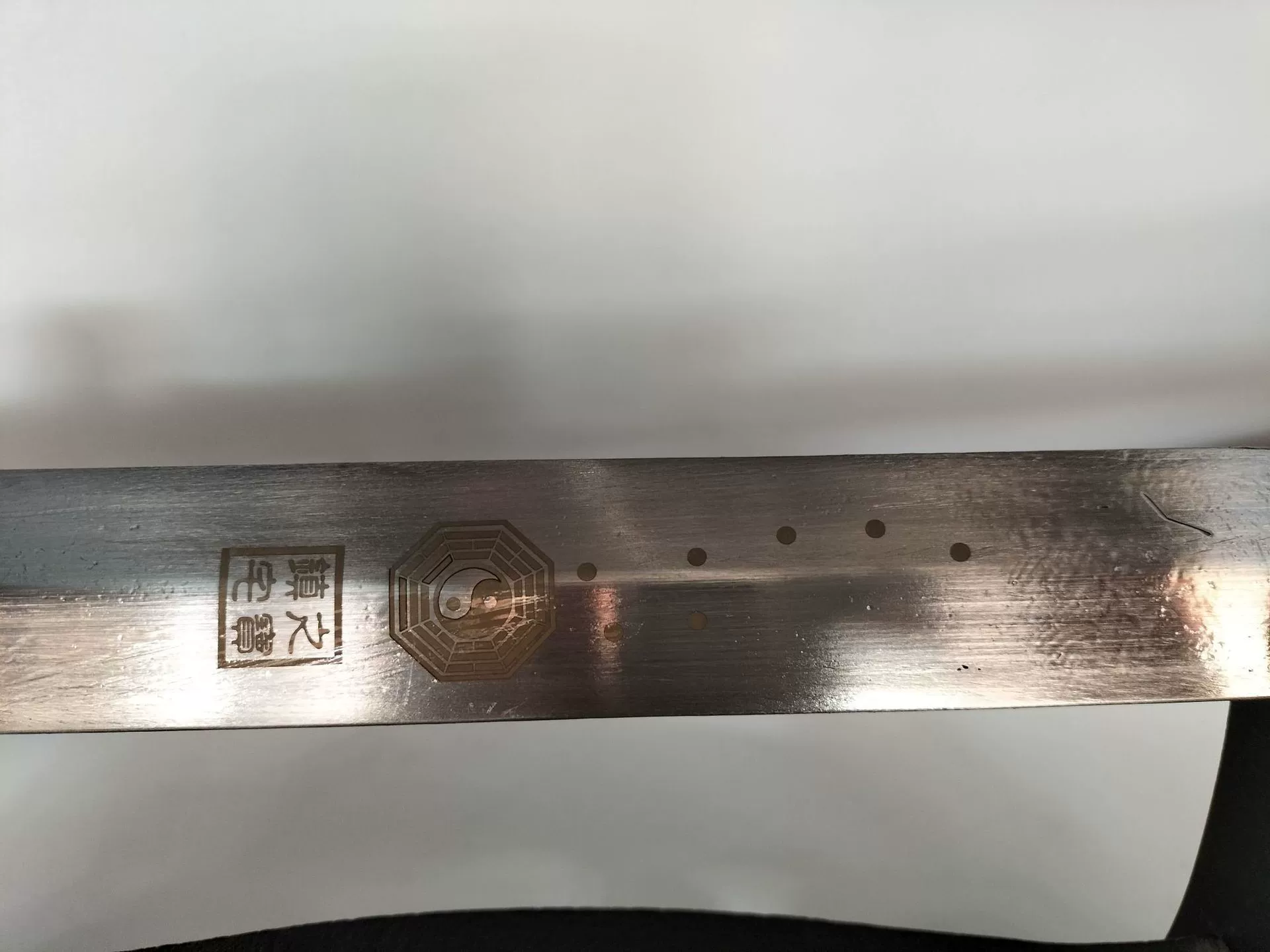 Меч Longquan New Painted Da Bagua, клинок из углеродистой стали (не заточен), ножны под розовое дерево 123 см
