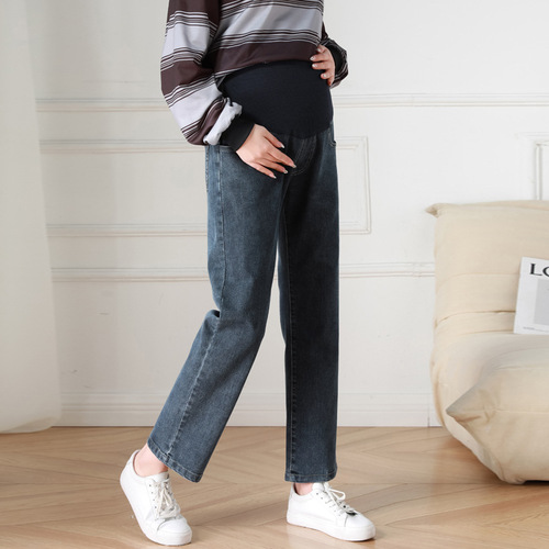 Spring maternity jeans: Straight-leg, high-waisted, slimming, highly elastic cigarette pants—stylish maternity wear in extended plus sizes.