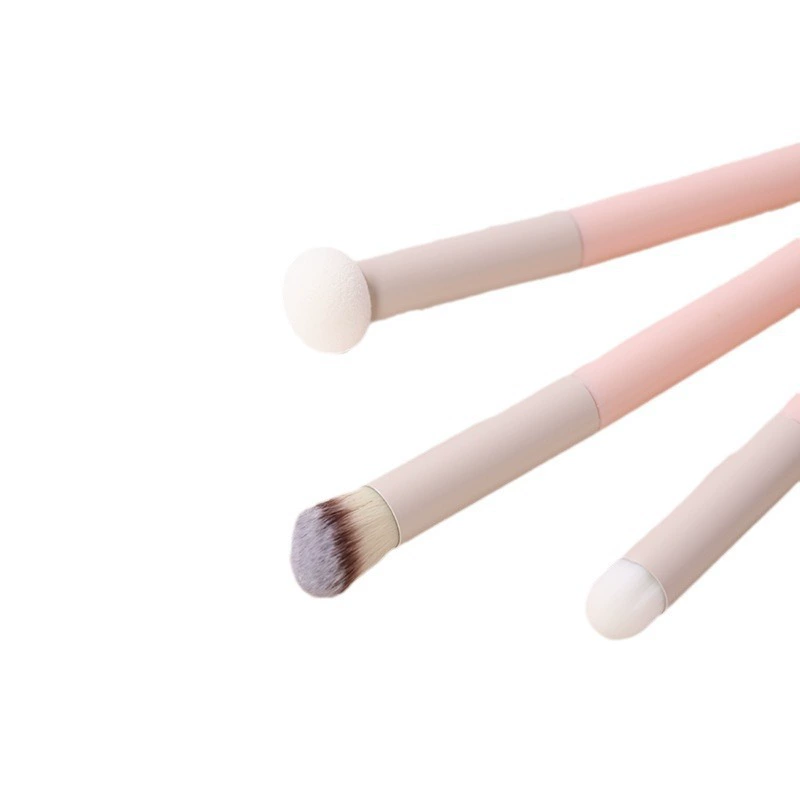 Handheld sponge concealer brush, universal foundation, no trace