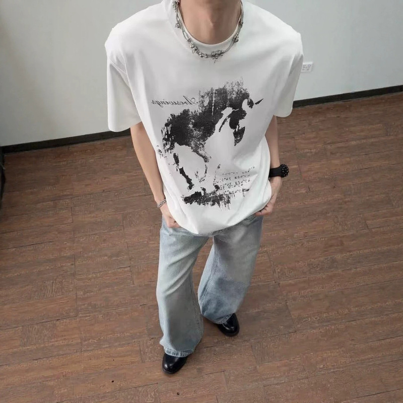 Ink Wash Bull Print Casual Loose Fit Structured Round Neck Short Sleeve Men's T-Shirt, Comfortable, Breathable, Trendy and Unique Ink Wash Bull Print Casual Loose Fit Structured Round Neck Short Sleeve Men's T-Shirt, Comfortable, Breathable, Trendy and Unique
