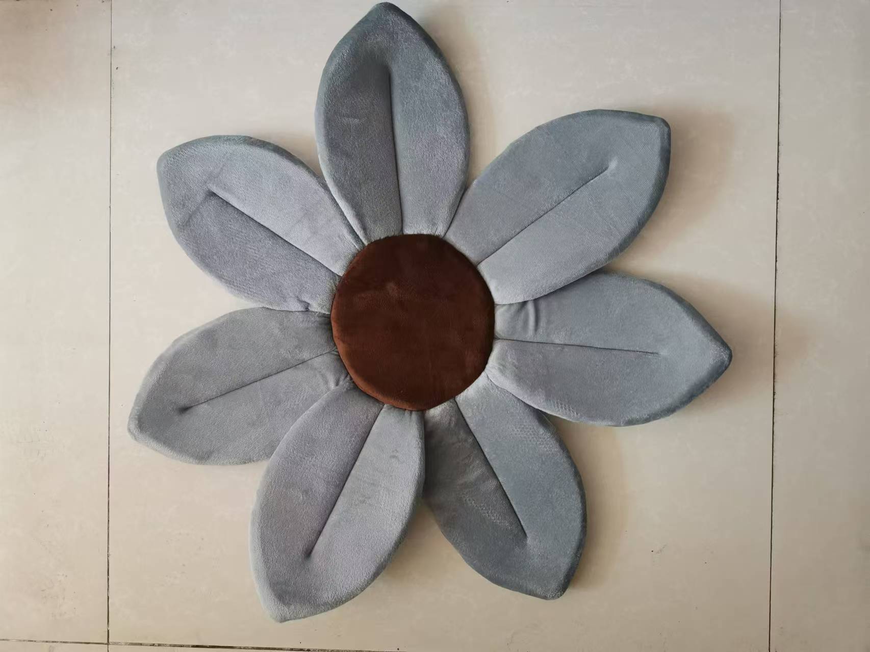 Creativo nuevo baño flor alfombra de baño lindo dibujos animados simulación flor cojín felpa juguete creativo sofá comedor silla cojín