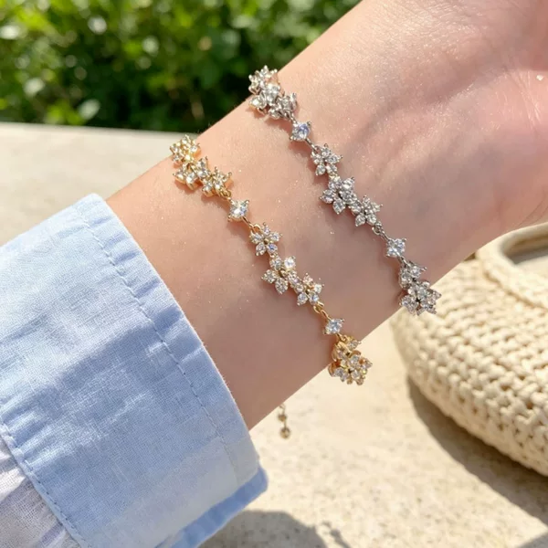 Super sparkling zircon flower pull-out bracelet for women, cherry blossom design with diamond accents, trendy and chic, sweet and versatile, high-end jewelry