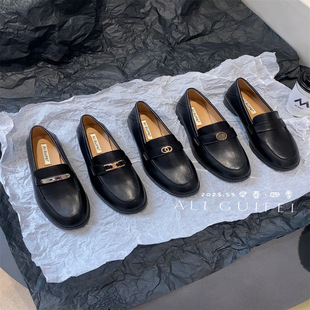 2025 British Style Early Spring New Fashion Casual Small Leather Shoes Thick Heel Round Toe Women's Shoes Metal Buckle Set for Women