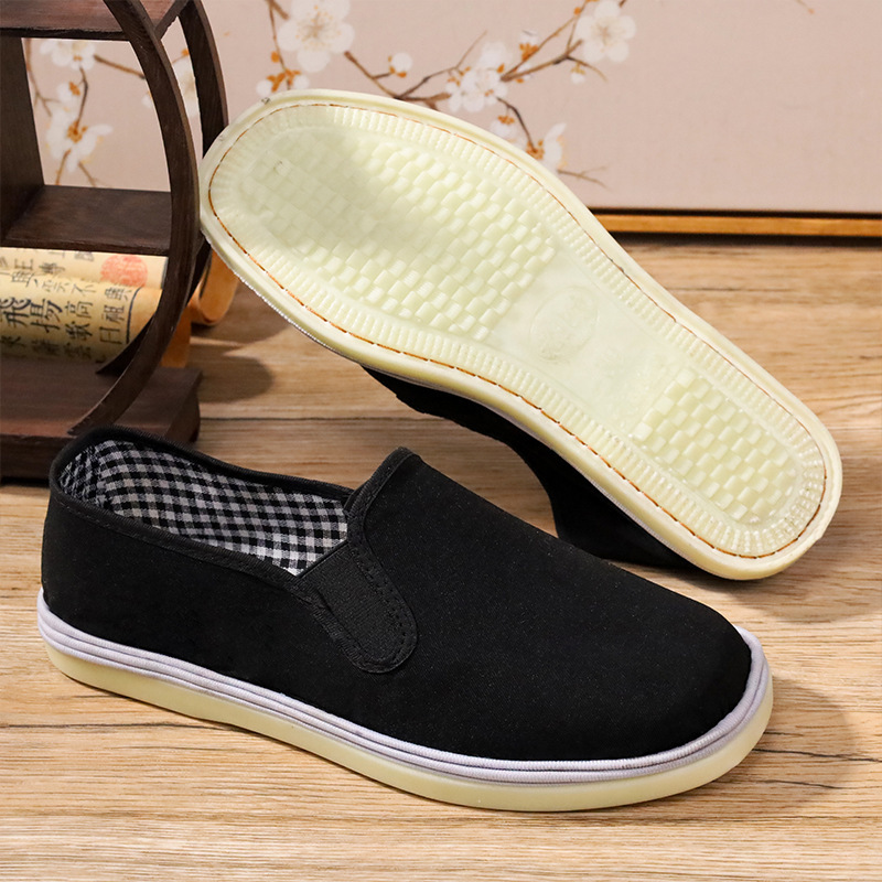 Zapatos de tela de Beijing antiguos genuinos para hombres casuales zapatos de tela negra antideslizantes y resistentes al desgaste cómodos zapatos de cocina de trabajo