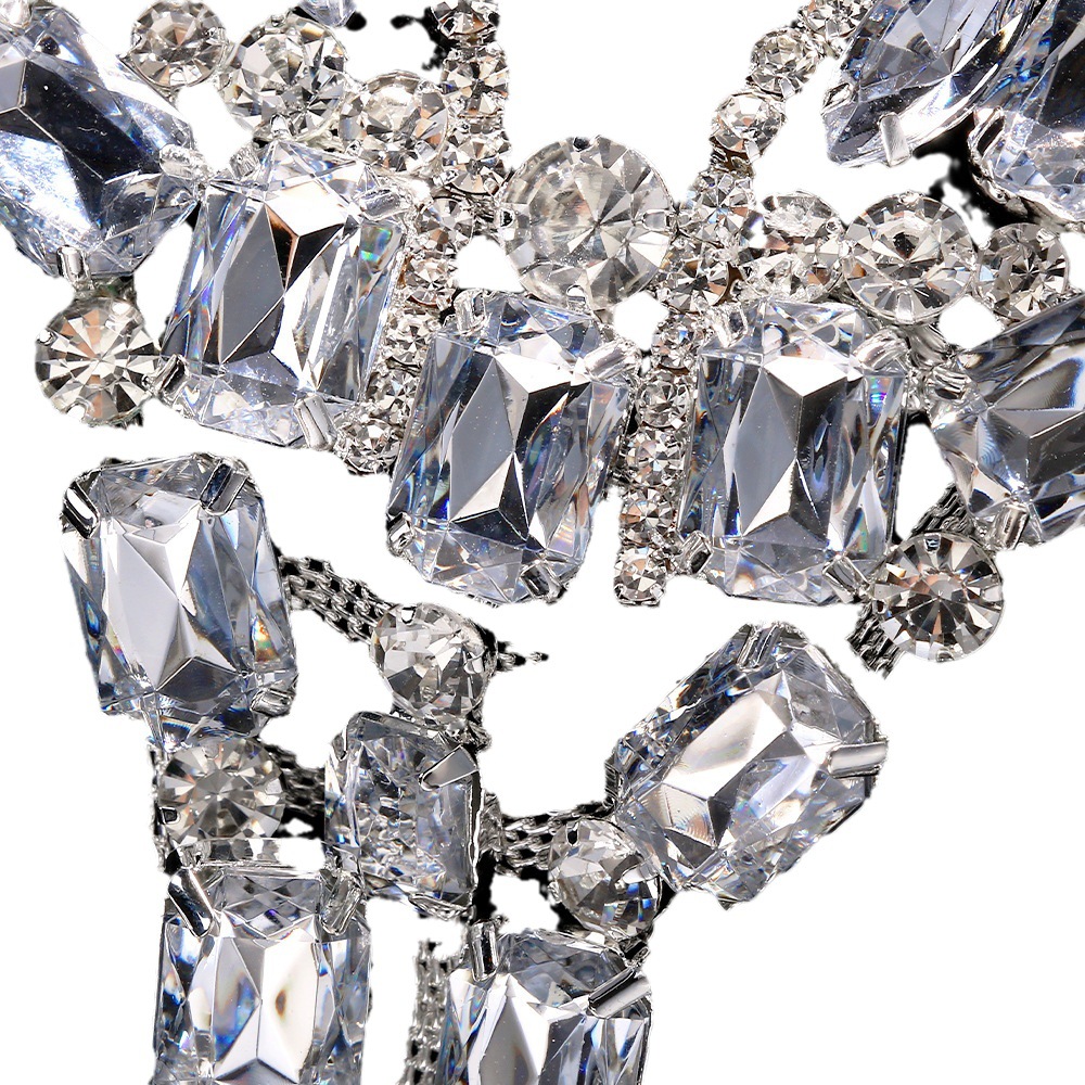 Máscara de diamantes de imitación de moda transfronteriza Bola de disfraces europea y americana decoración de la cara exagerada Halloween accesorios versátiles máscara