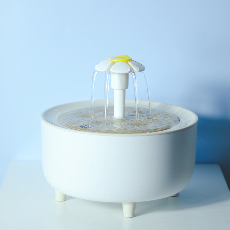 Recién llegados Dispensador de agua para mascotas Filtro de circulación automático Dispensador de agua para gatos Alimentador de agua inteligente para mascotas Agua corriente