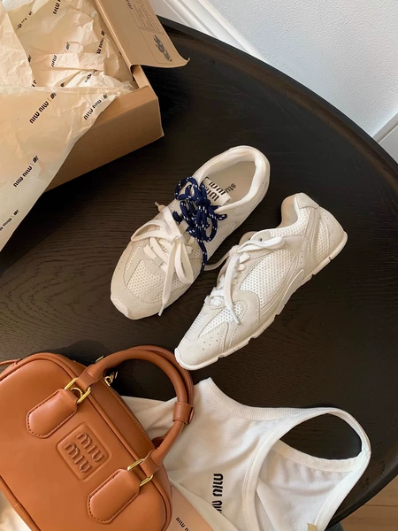 Beige, (Physicals)