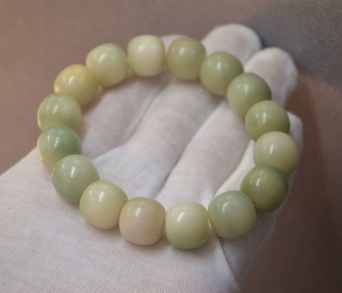 12*11mm barrel bead light Yin skin bodhi root string bracelet with green bodhi root collectables - autograph male money hand