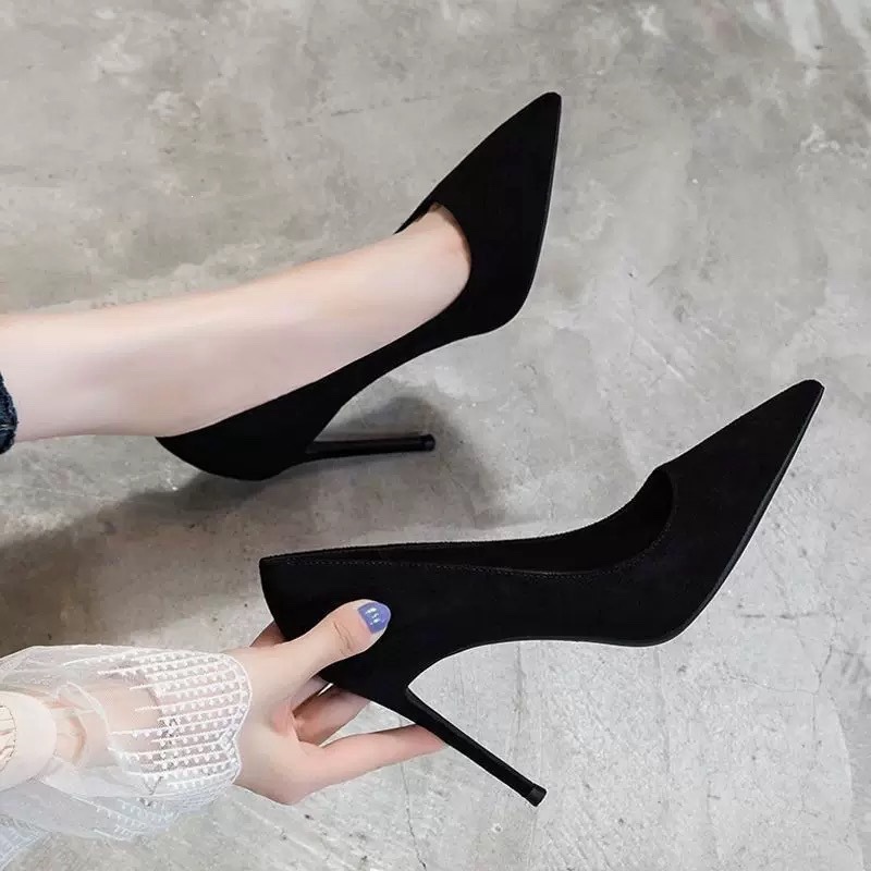 Suede black large-size high-heeled shoes for women, with thin heels and pointed toes, new spring and autumn formal shoes, comfortable for work