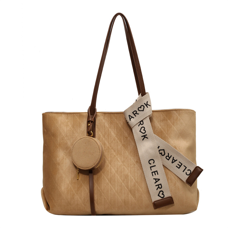 Bolsos de venta caliente transfronterizos para mujer de gran capacidad 2025 nuevo bolso de hombro de gamuza retro esmerilado de moda