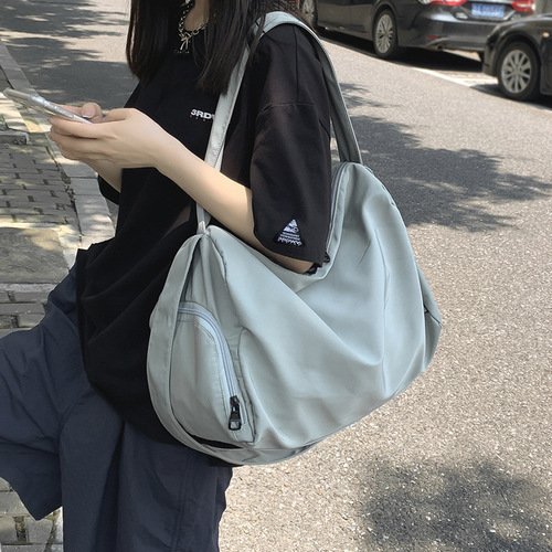 Minimalist Style Travel Bag for Women, Large Capacity Swimming, Fitness and Training Bag, Relaxed Style Student School Bag