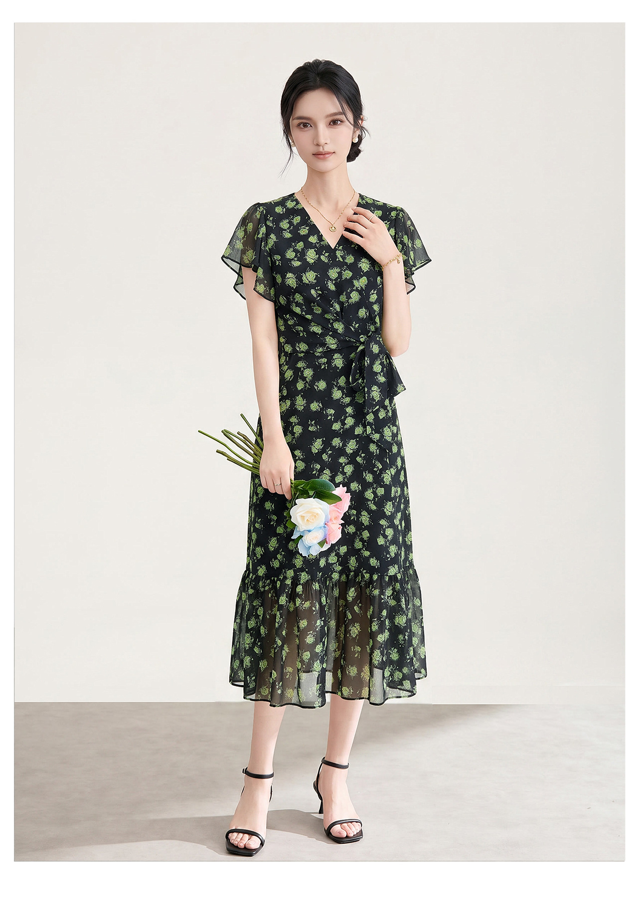Đầm maxi nữ cổ V họa tiết hoa nhí, tay viền lá sen, thắt eo — xanh lá cây chi tiết 11