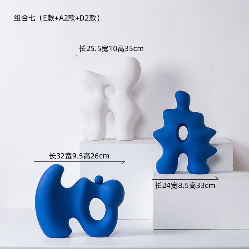 リビングルームの置物は軽くて豪華で高級な雰囲気のお酒棚の装飾品です。