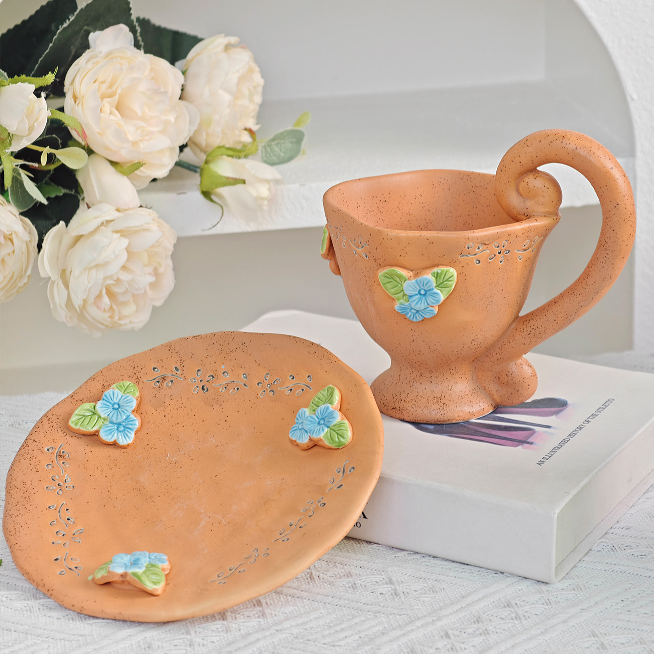 陶瓷杯碟创意设计复古手捏手绘大手把立体花朵陶瓷咖啡杯碟