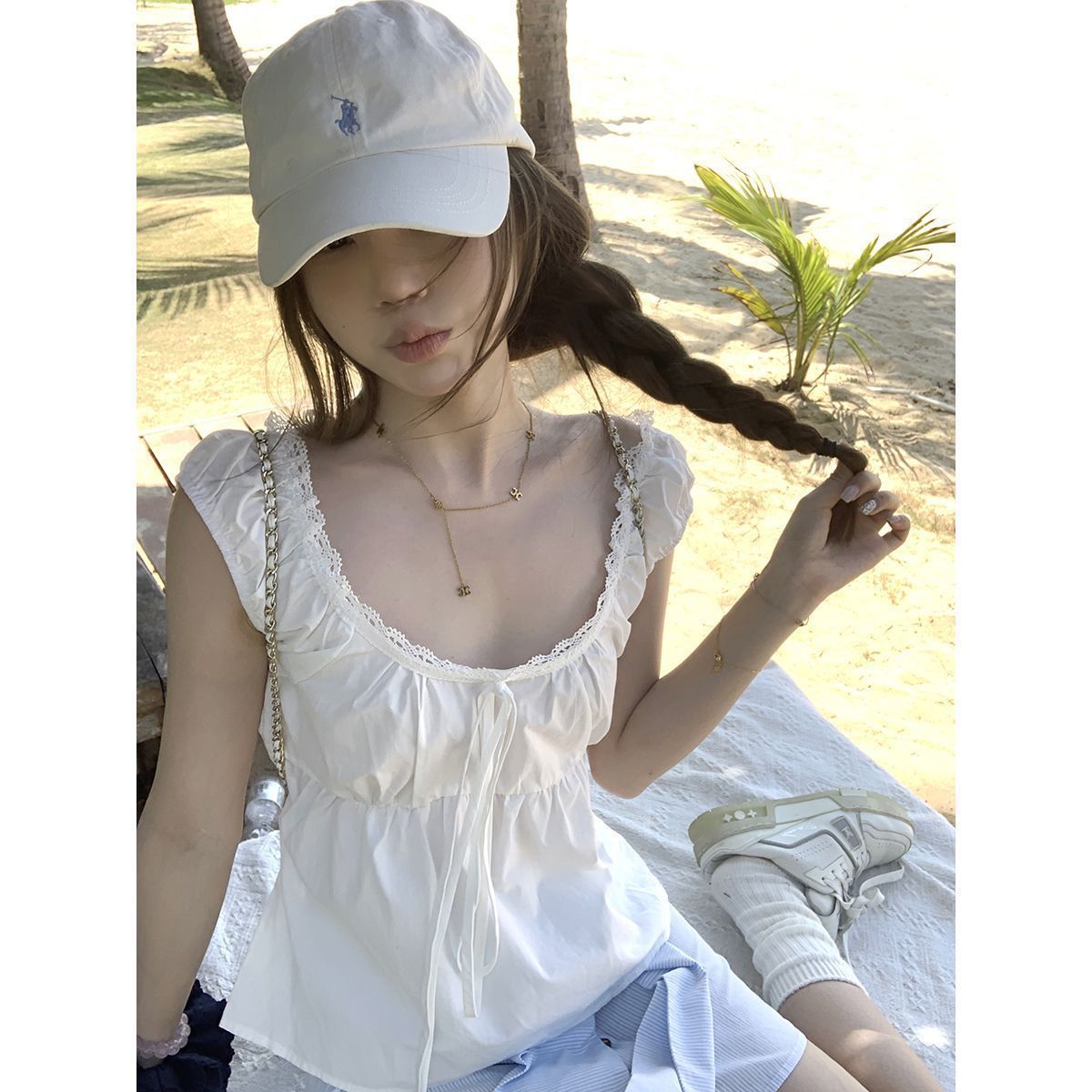 Gentle Lace-Up White Short-Sleeved Shirt, Sweet Summer New Style, Short Age-Reducing Square Collar Waist-Cinching Top for Women