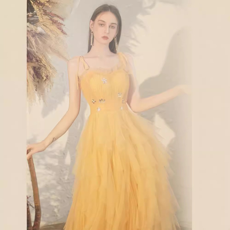 High-End New Yellow Evening Dress with Straps, Elegant Banquet Style, Fairy-Like Bridesmaid Dress, Birthday and Talent Show Dress for Women