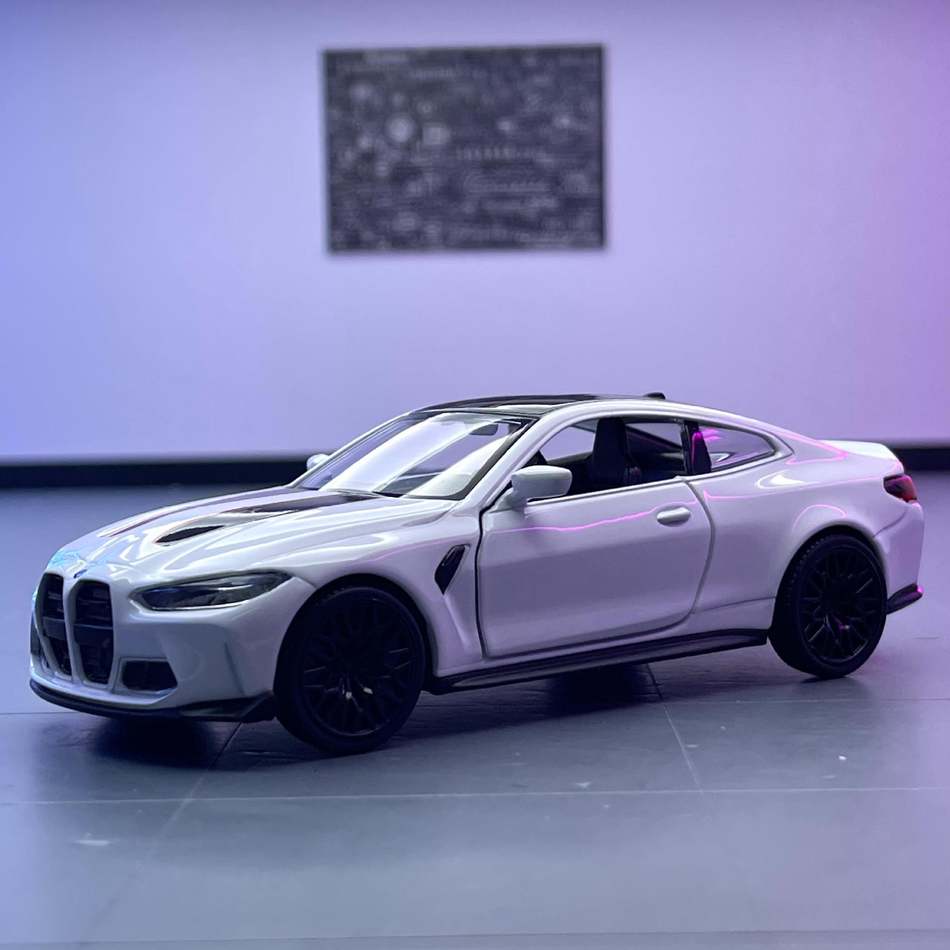 Ma Keyao Modelo de coche de aleación 1:36 BMW M4 CSL Coche deportivo Take Force Juguete para niños Modelo de apertura de puerta de coche Adornos