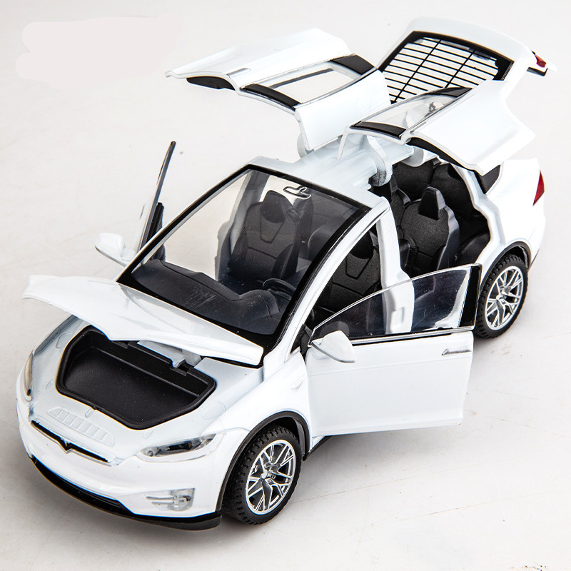 Tesla [модернизированная модель с амортизатором рулевого управления передними колесами] — в упаковке — белый