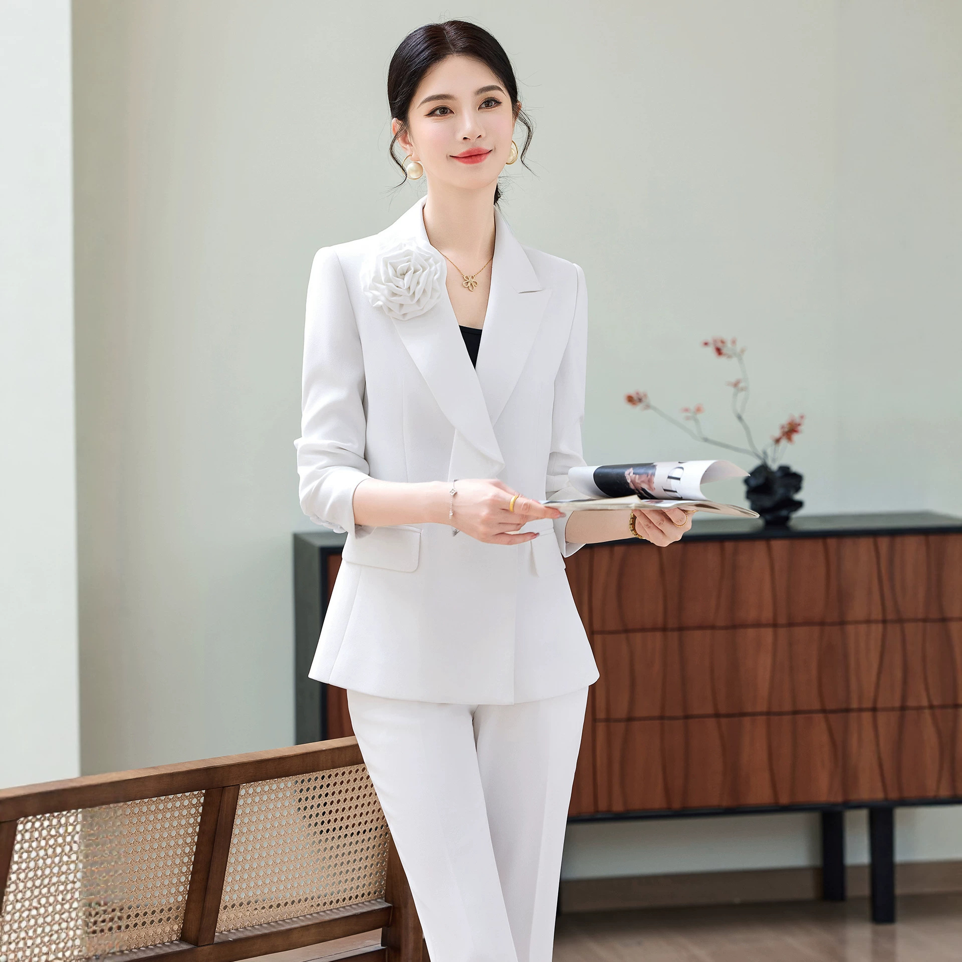 轻奢西装套装女春季修身显瘦气质通勤职业装高端商务主持西服外套