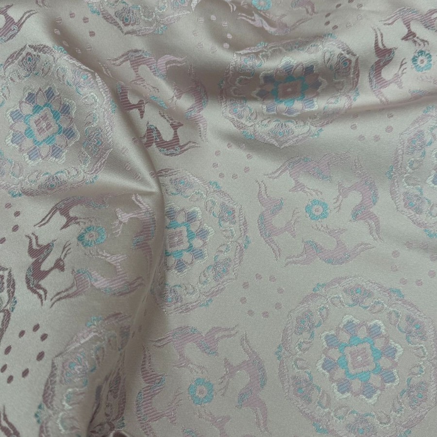 《FS027宝花奔鹿纹》中式仿宋锦马甲上衣面料提花织锦缎服装布料