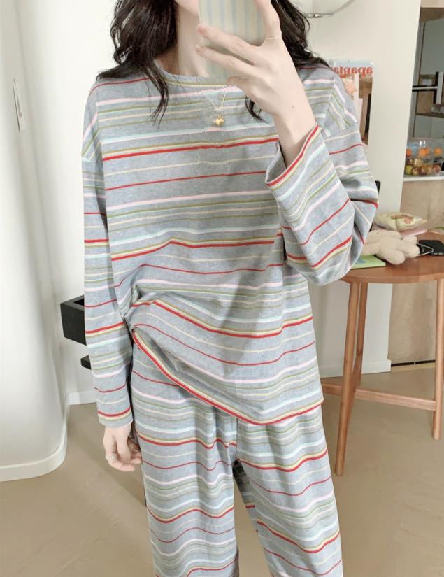 긴 소매 그레이 스트라이프