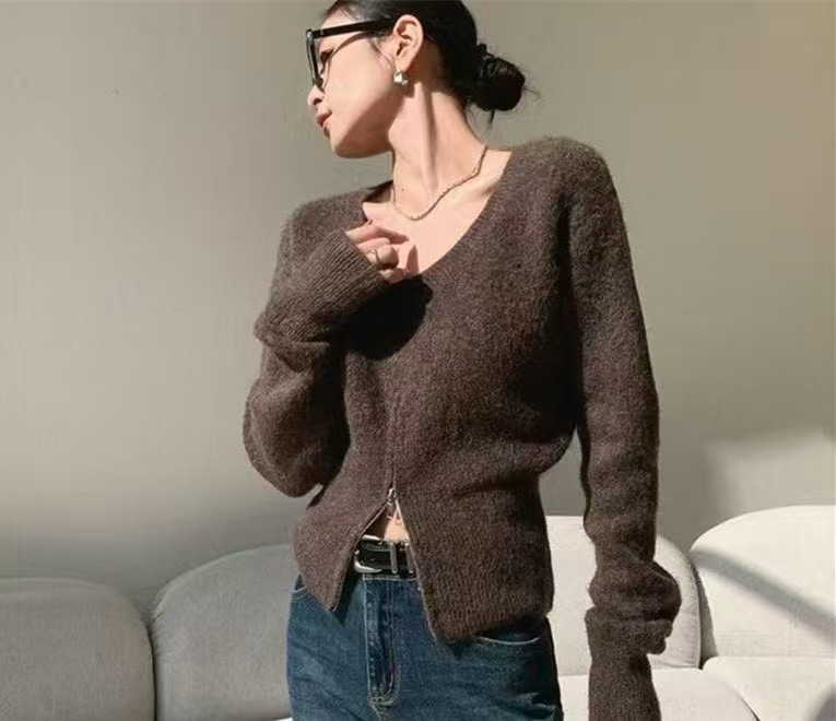 Áo len nữ mềm mại thiết kế thắt lưng khóa kéo xẻ tà — đen chi tiết 1