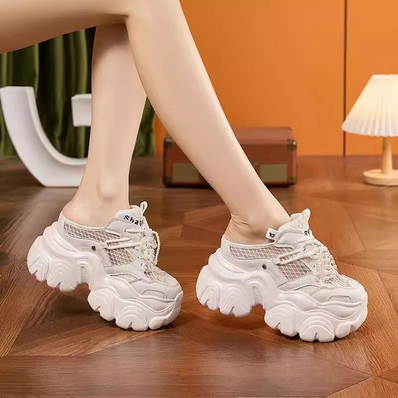 Papá zapatos mujer 2025 verano nuevo estilo sandalias transpirables huecas todo fósforo suela gruesa aumento interior zapatos de mujer Baotou medias pantuflas