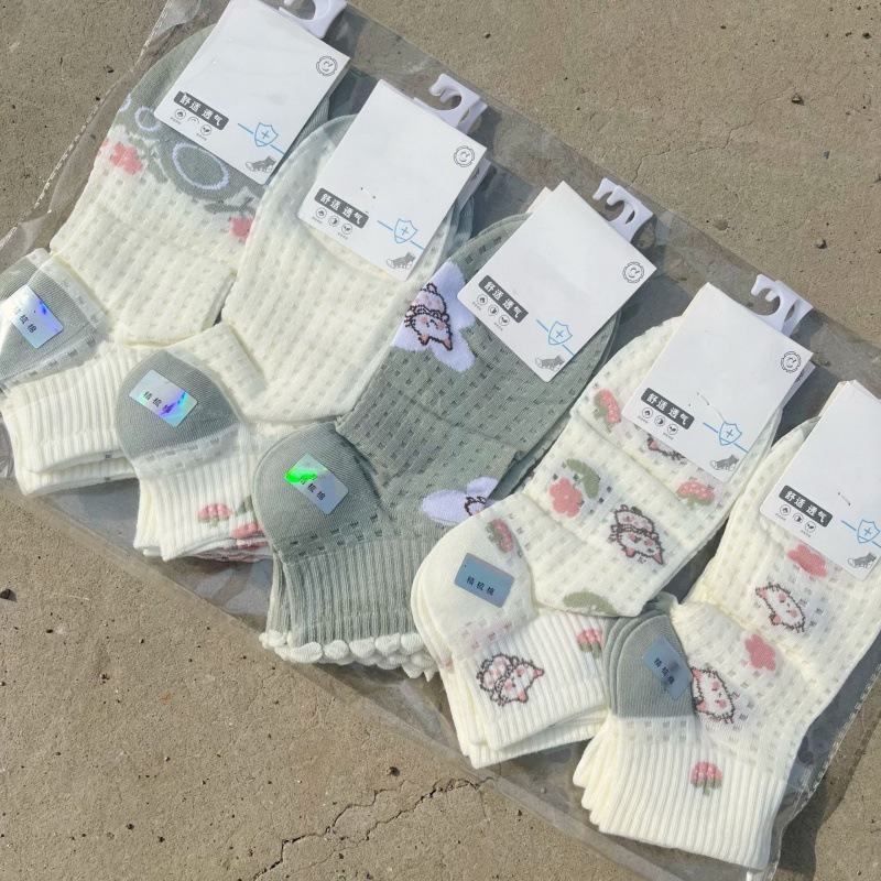 春夏新款女士棉空调船袜学生潮款袜运动日韩系袜学院风洞洞短袜_