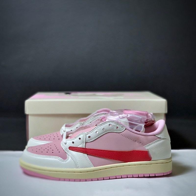 High-quality export AJ1 Reverse Swoosh TS co-branded sneakers in pink reverse swoosh mocha, trendy and versatile low-top basketball shoes for men and women High-quality export AJ1 Reverse Swoosh TS co-branded sneakers in pink reverse swoosh mocha, trendy and versatile low-top basketball shoes for men and women