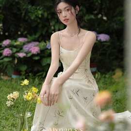 茶歇法式气质吊带连衣裙女2026夏季新款新中式国风收腰显瘦长裙子