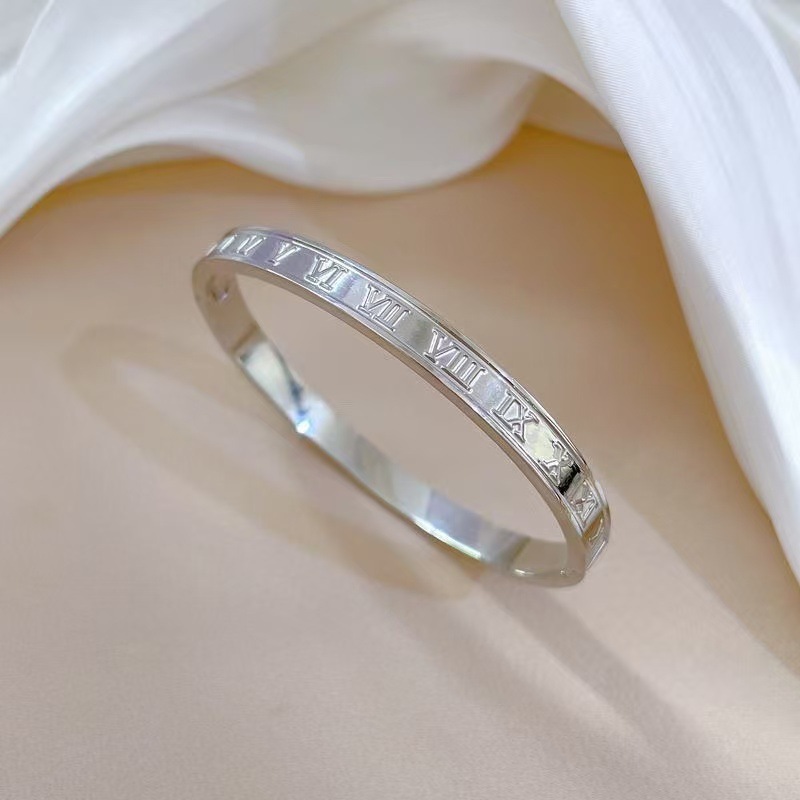 SZ002 Roman numeral silver bracelet