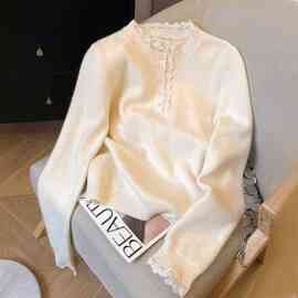 2025秋冬新款淡人黄色韩版时尚蕾丝拼接设计感轻奢风长袖针织毛衣