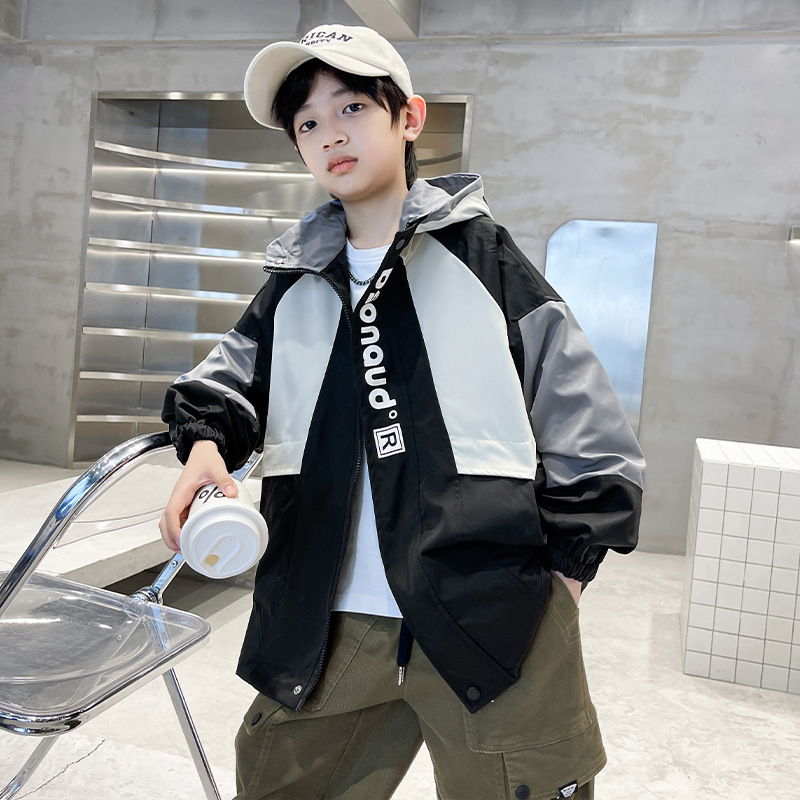 Chaqueta cortavientos para niños de primavera 2025 modelos de primavera y otoño versión coreana del nuevo estilo de los niños chinos y medianos