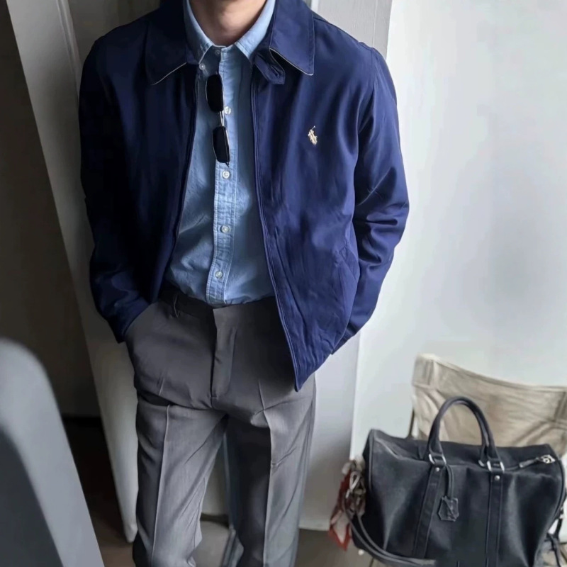 Scan code for RL Ralph Lauren vintage-style jacket, featuring a lapel collar, Harrington style, and a long-sleeved design, available in unisex