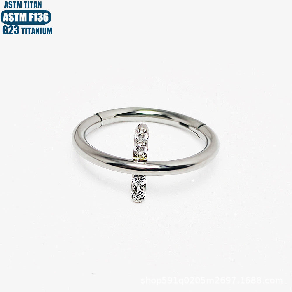 16G labret stud size and finish detail