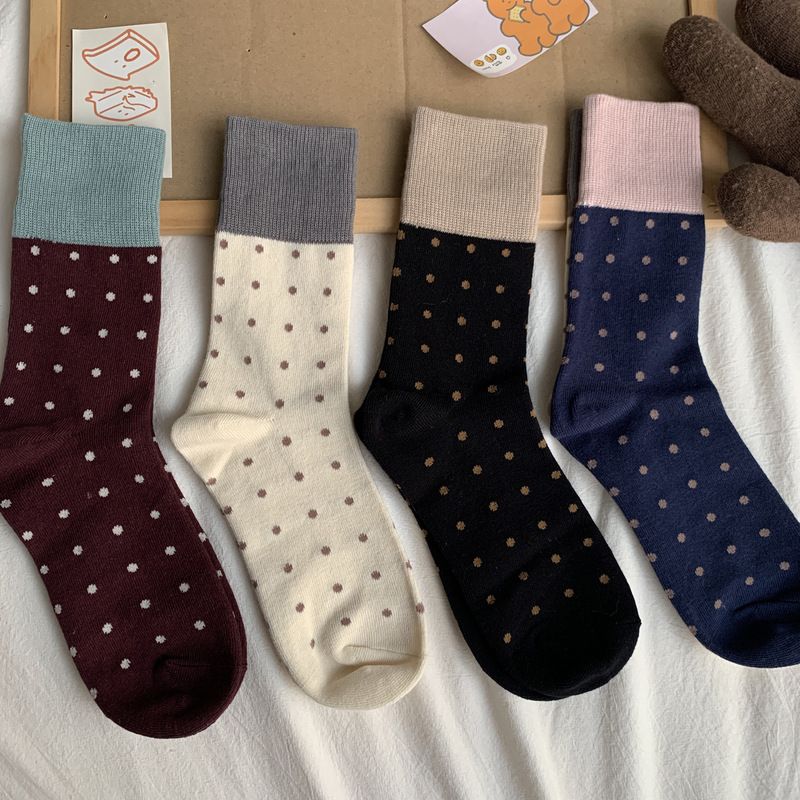 Autumn and winter socks women's Retro Japanese style polka dot comfortable high-grade color matching threaded dots contrast color mid-calf pile socks tide