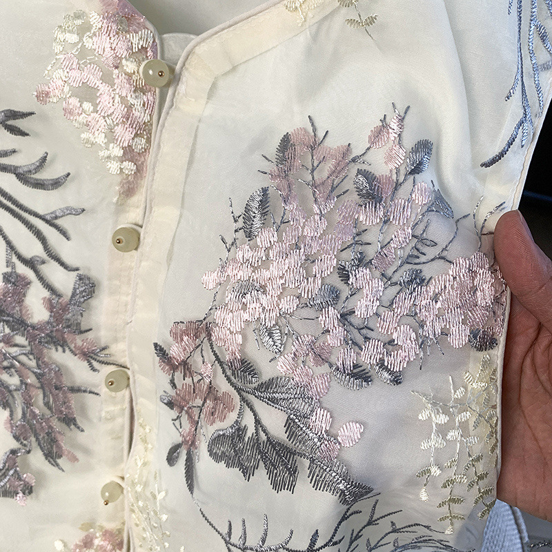 新しい中国風の春スタイルの改良されたジャカード刺繍Vネックボタン付きトップエスニックスタイルの女性用レトロアウターベスト|undefined