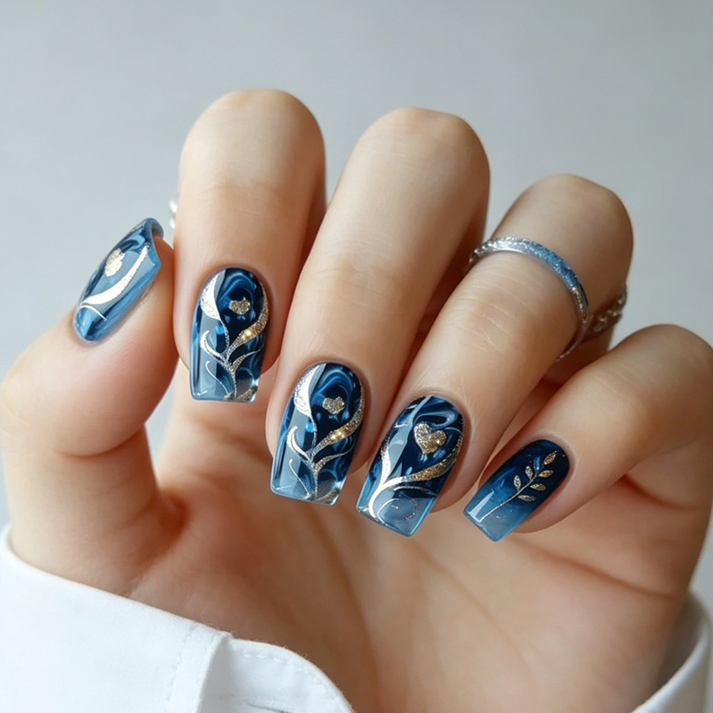Hot Girl Golden Flash Love Gradient Wear Uña Cross-Border 24 piezas de verano de uñas blanqueadoras parches de uñas de uñas