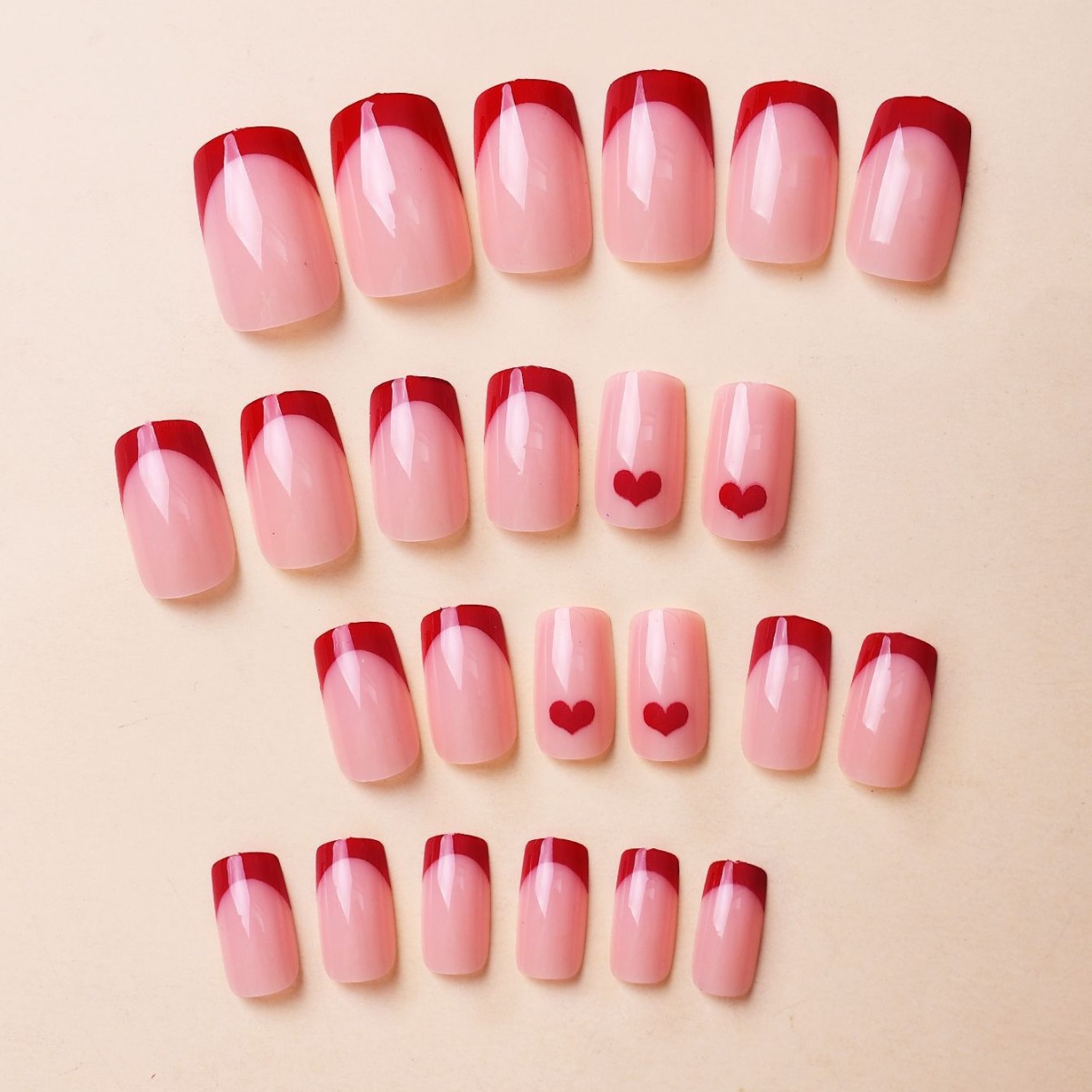 Año Nuevo llevar uñas rojas de trazo simple de manicuras festivas pestañas de uñas rojas festivas desmontables