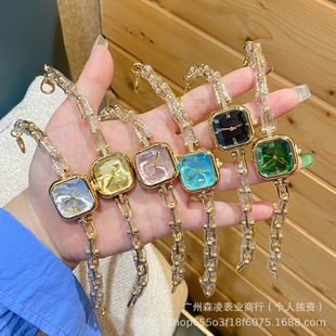 ֱ������TTŮʿ�����¿�ʯӢ�ֱ����s�r���������p��С��Ů����