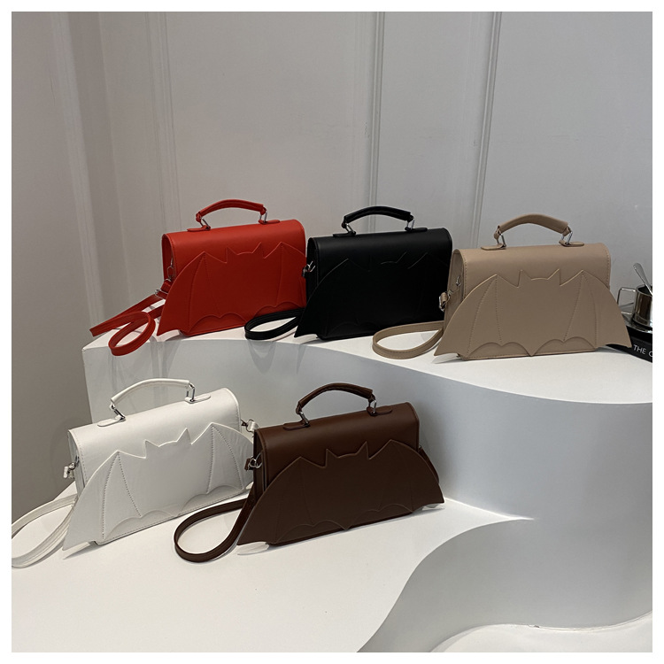 A new 2024 European and American Halloween single-shoulder bag for women, with a unique and funny bat style and a trendy crossbody bag undefined